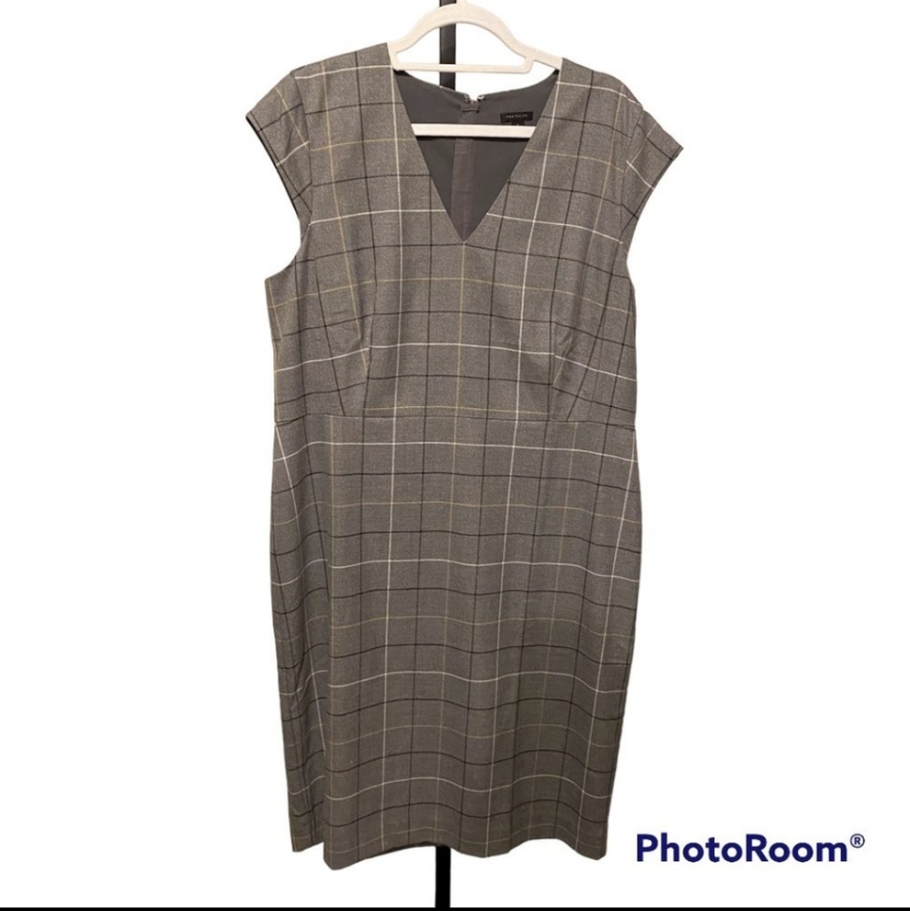 Ann Taylor V Neck Gray Checked Sheath Dress